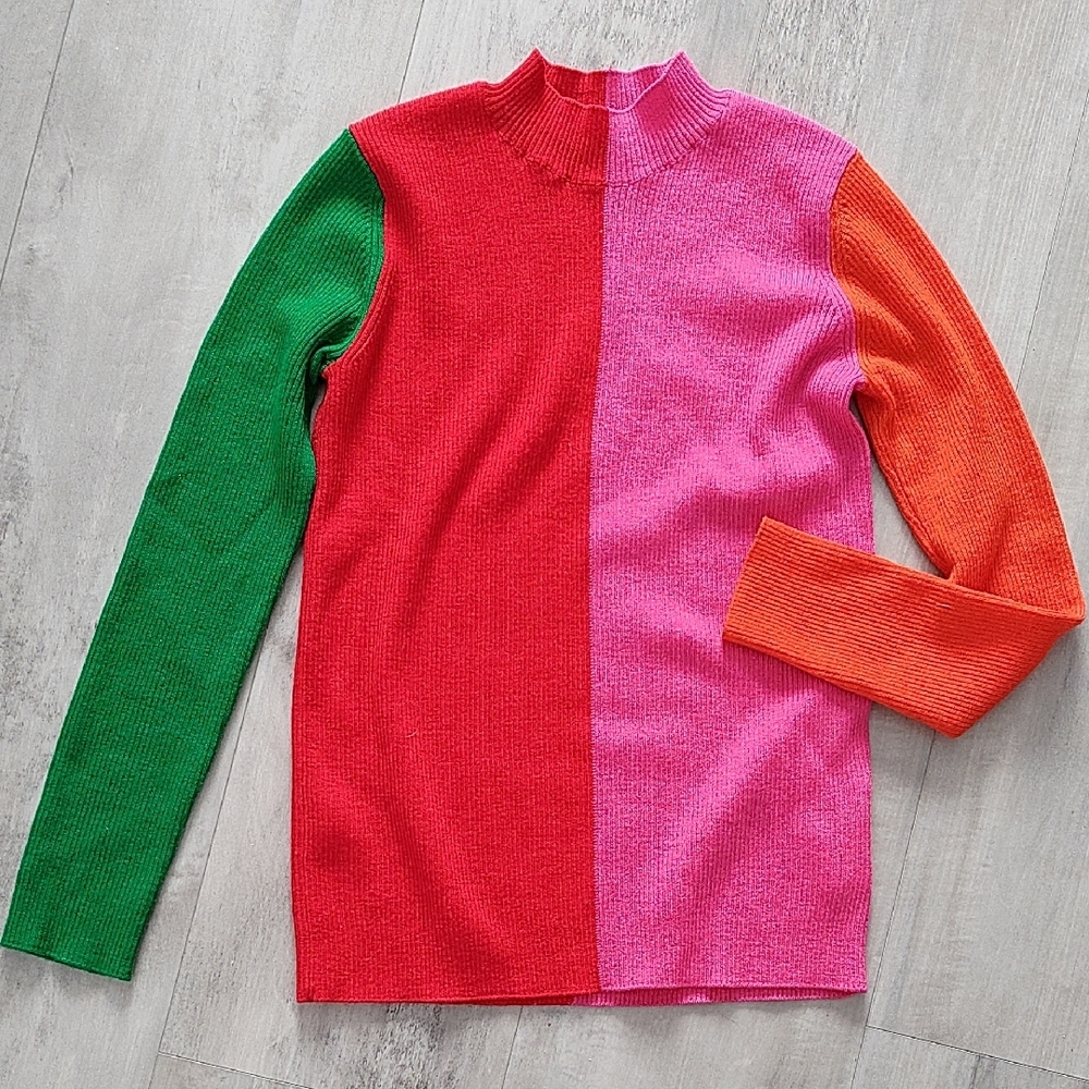 Cowl Turtleneck Sweater with Color-Block Design
